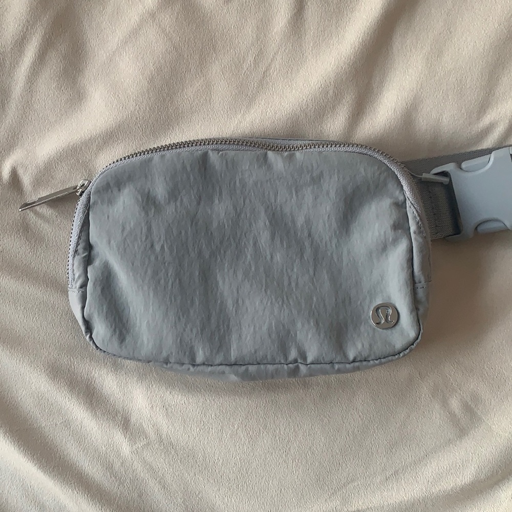 lululemon Belt Bag - never used